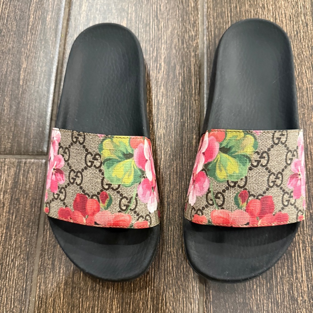 Gucci Women's Pursuit Slides